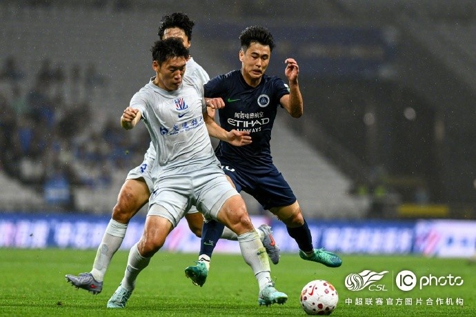 阿代米闪击 卡尔采夫点射 深圳客场2-1终结申花不败