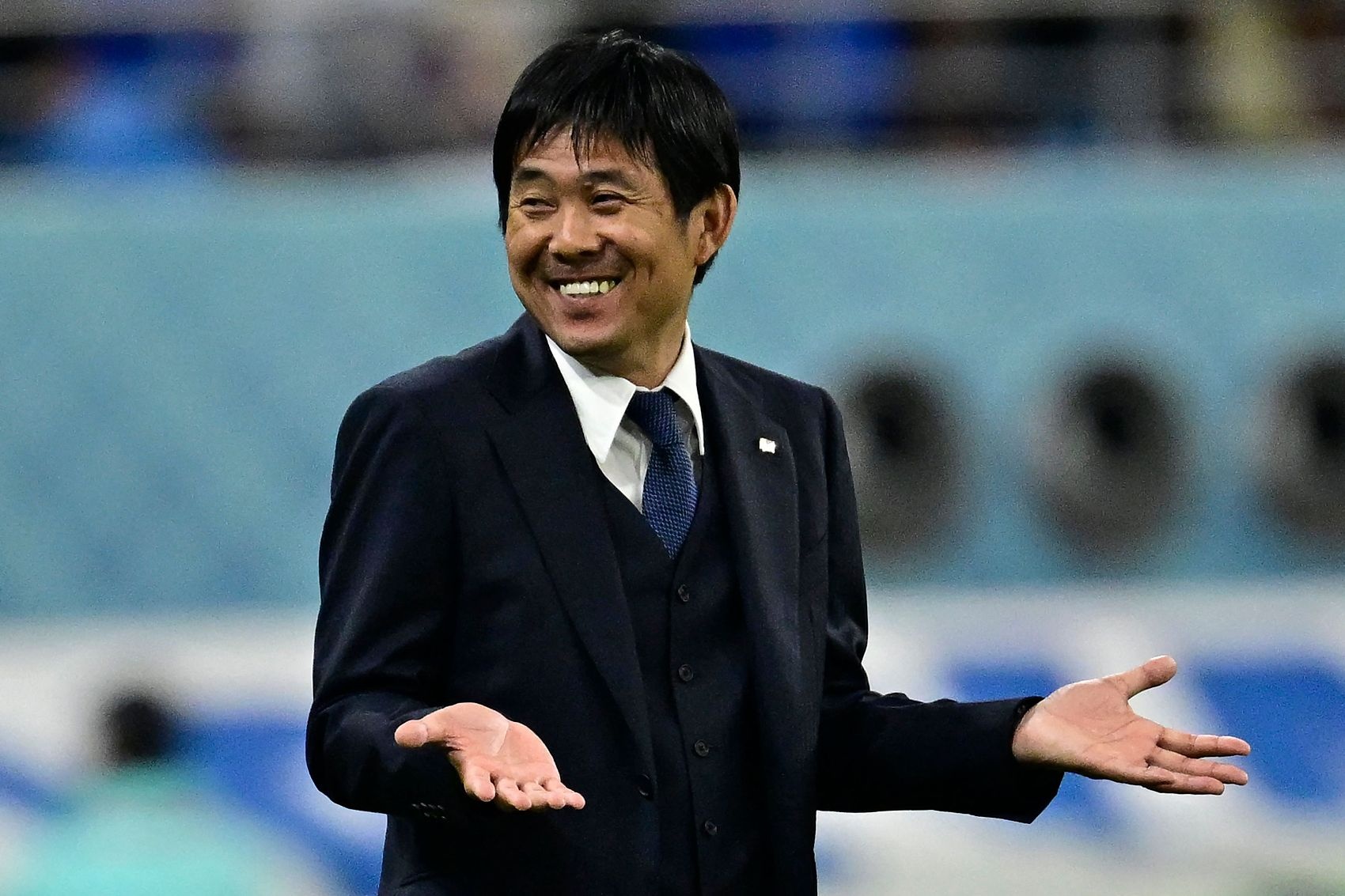 远藤航伤退世界杯 日本球迷炮轰森保一：后腰崩了还选前锋