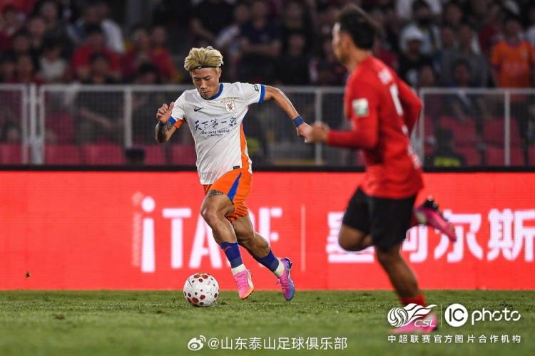 山东泰山客场5-1横扫辽宁铁人 泽卡瓦科双响炮 山东泰山客场5-1横扫辽宁铁人 泽卡瓦科双响炮