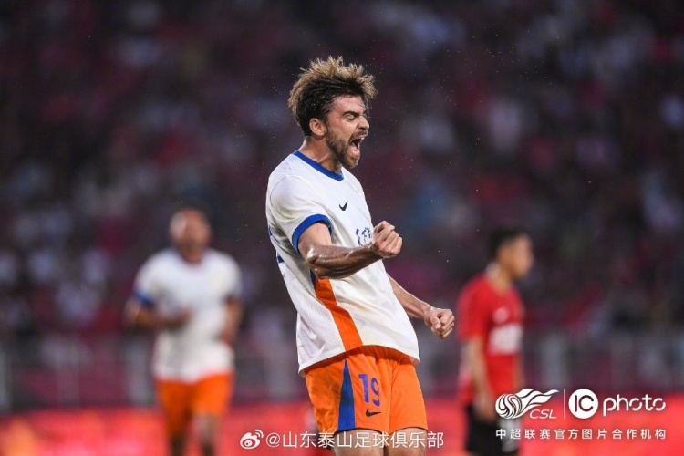 山东泰山客场5-1横扫辽宁铁人 泽卡瓦科双响炮 山东泰山客场5-1横扫辽宁铁人 泽卡瓦科双响炮