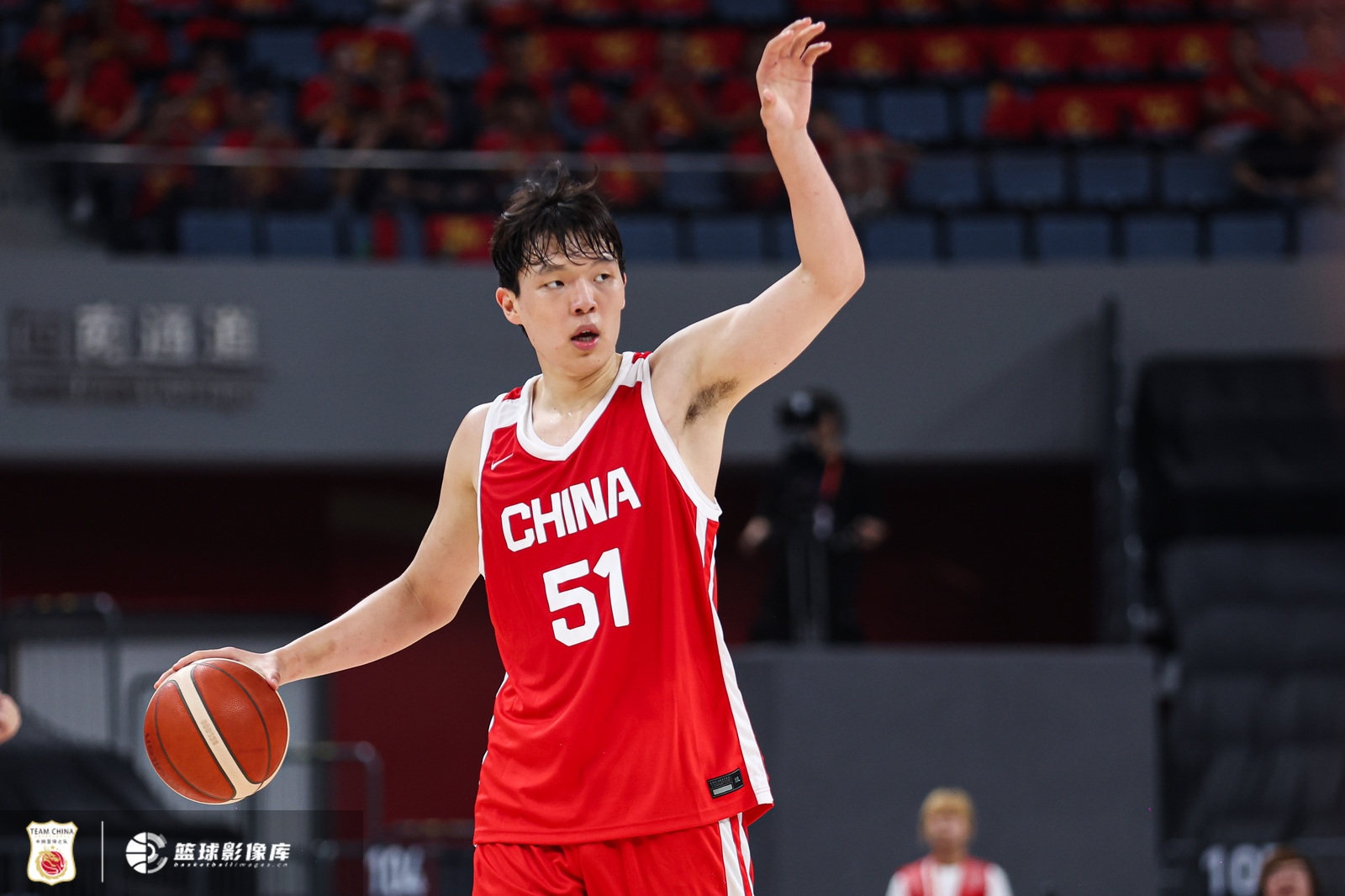 杨瀚森替补10+5 赛后连夜返青处理事务 预计参加8月窗口期