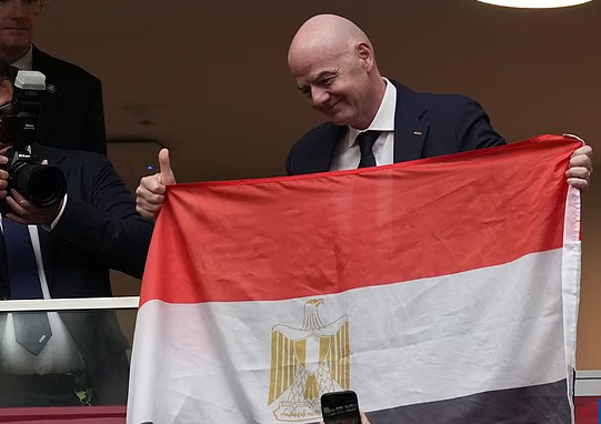 VAR双重标准与红牌特赦:FIFA为强队护航的底层逻辑 VAR双重标准与红牌特赦:FIFA为强队护航的底层逻辑